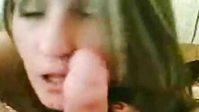 Turkish girl gives a blowjob in Marmaris